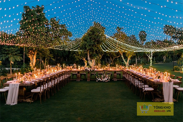 Cách lựa chọn và sử dụng đèn led dây làm đèn trang trí đám cưới ngoài trời