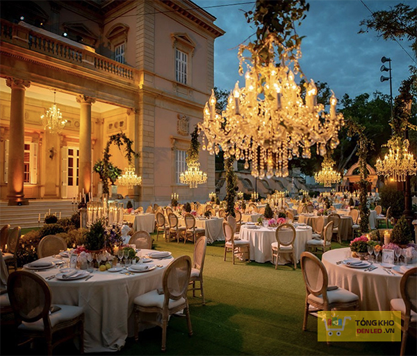 Cách sử dụng đèn trang trí đám cưới ngoài trời